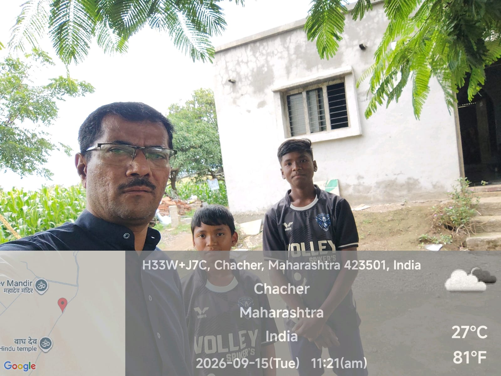 सहायक जिल्हाधिकाऱ्यांनी आदेश काढले...  शिक्षक थेट आदिवासी पाड्यांवर पोहचले...  नेमकं काय घडलं?