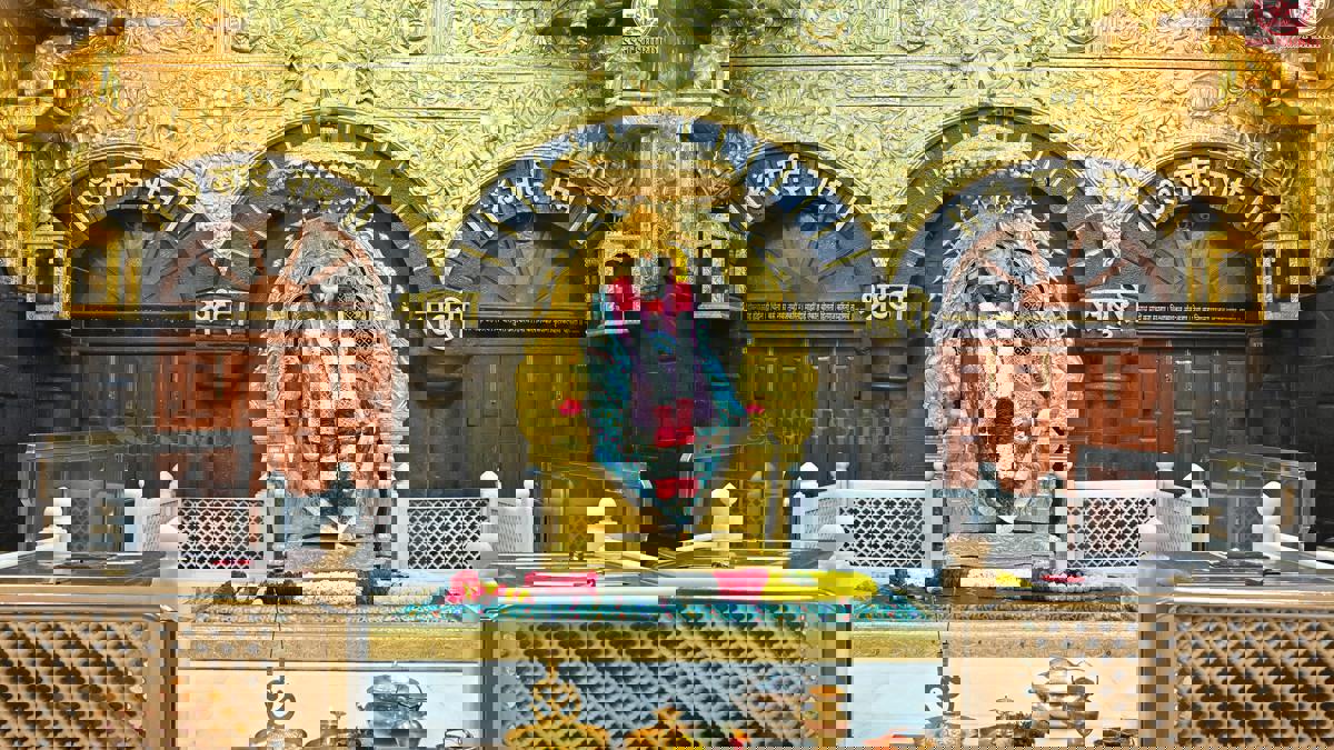 शिर्डीत भाविकांना लुटणाऱ्या दलालांना प्रशासनाचा चाप