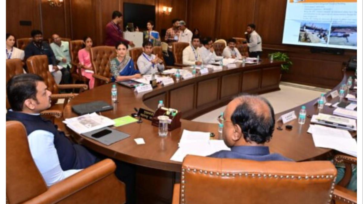 या दोन ठिकाणी होणार नवीन ग्रीनफिल्ड विमानतळ...  मुख्यमंत्री देवेंद्र फडणवीस यांची घोषणा...