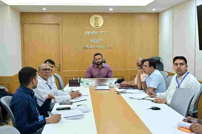 ज्ञानज्योती सावित्रीबाई फुले व संत सावता महाराज स्मारकांच्या विकासाबाबत झाला हा निर्णय...