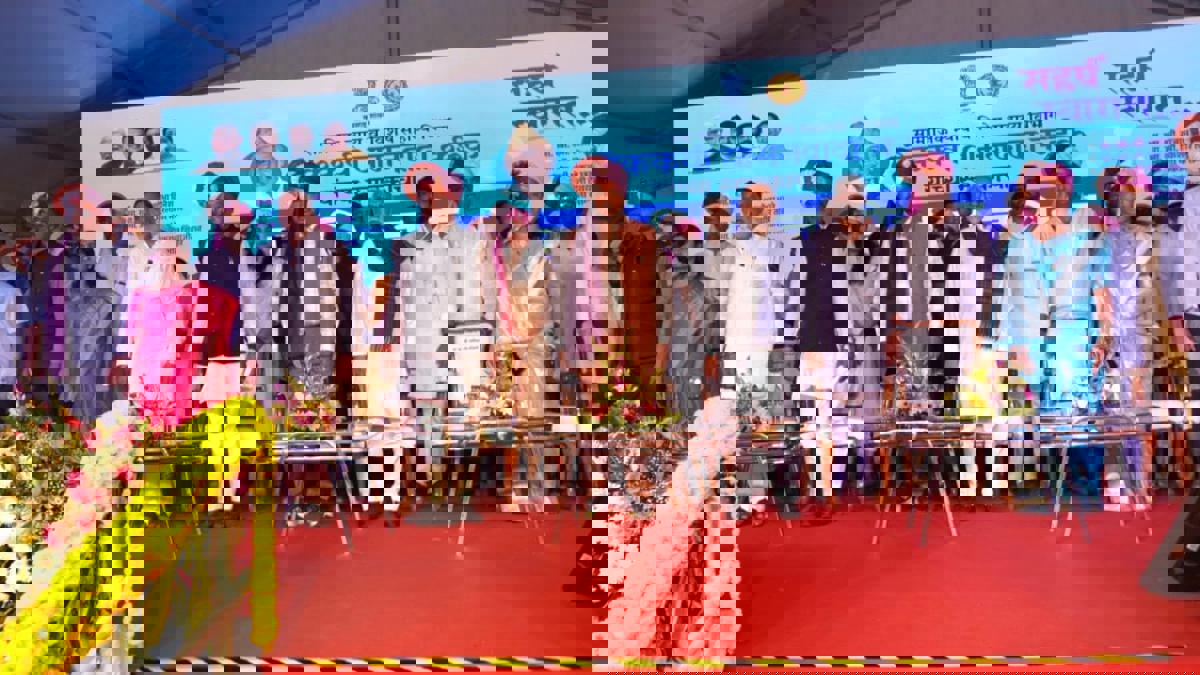 लोककवी वामनदादा कर्डक स्मारकाचे भूमिपूजन... देशवंडीत २१ एकरवर असे राहणार भव्य...