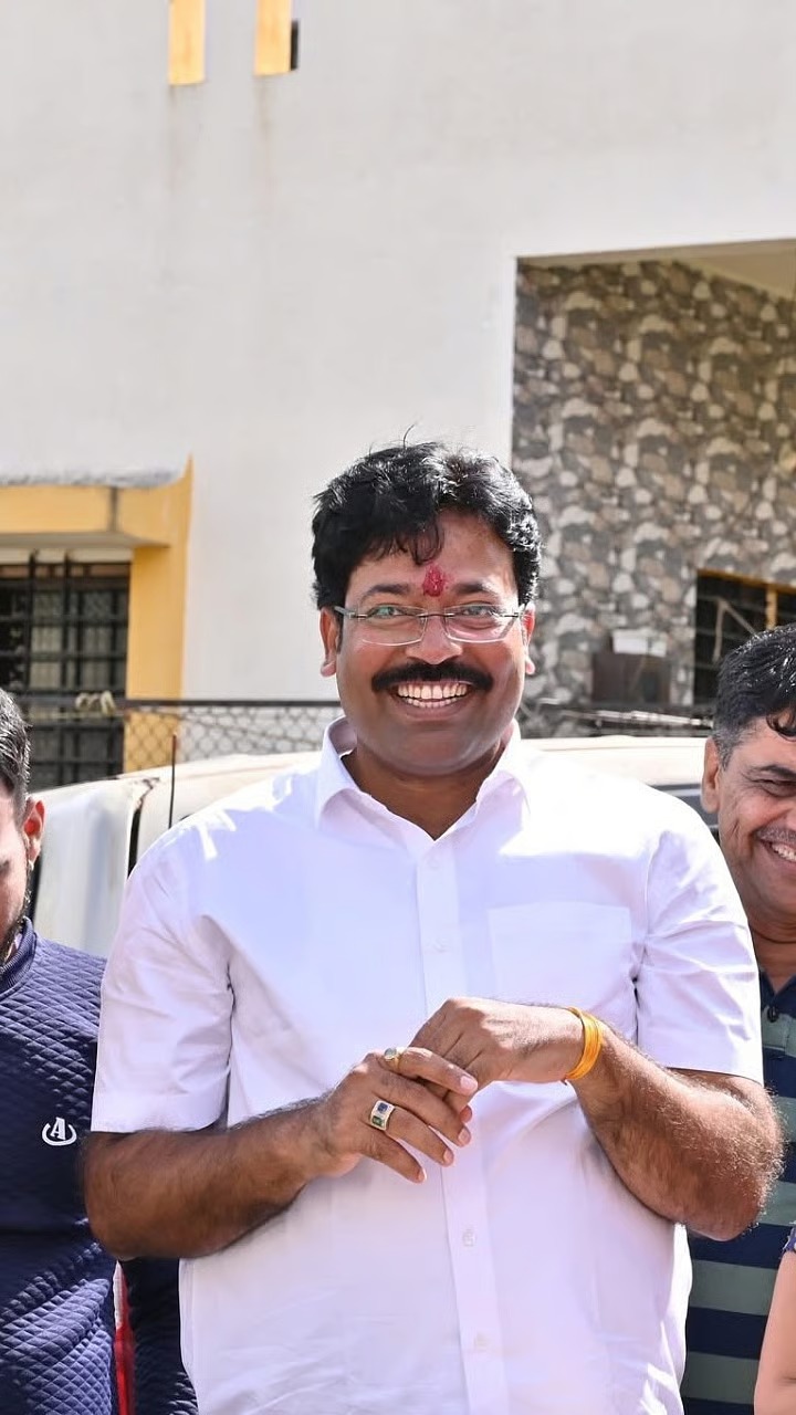 नाशिकमध्ये महायुतीचा 'करेक्ट कार्यक्रम'...  अपक्ष गोकुळ गीतेंचा ऐतिहासिक विजय...   नरेंद्र दराडेंचा धुव्वा...