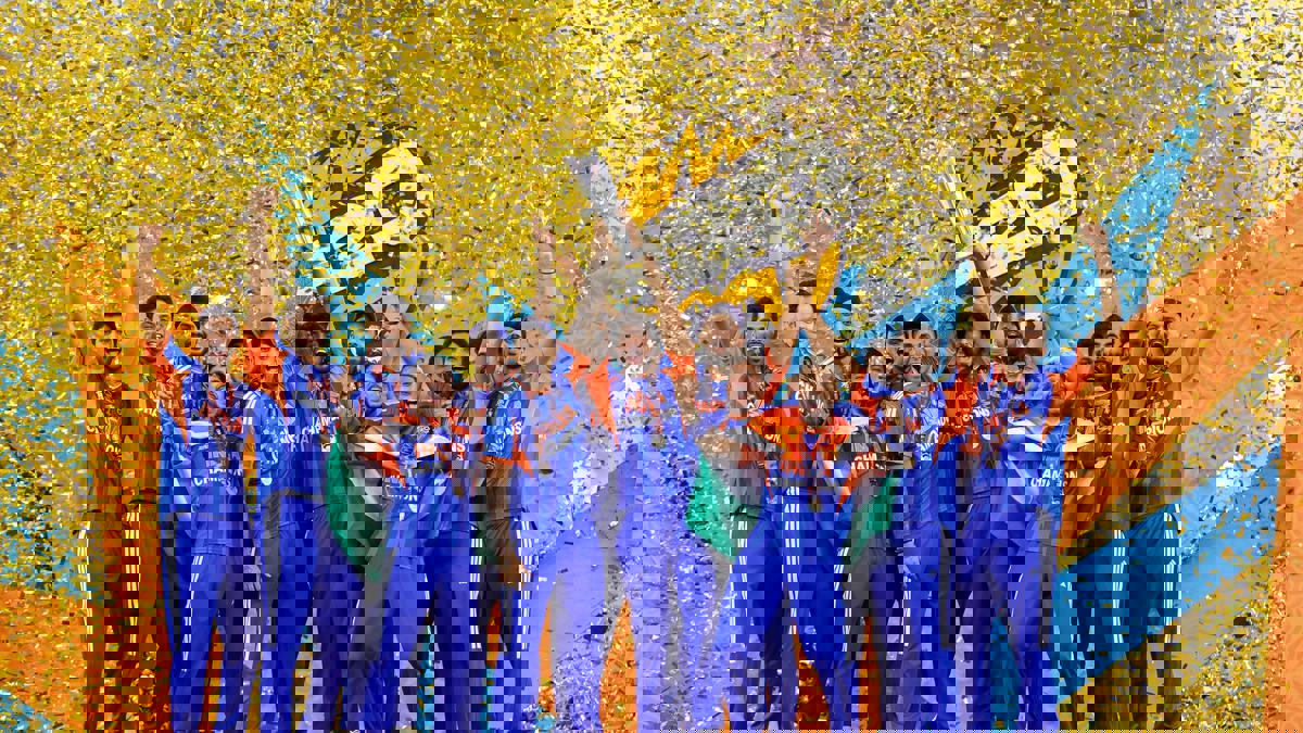 विश्वविजेत्या टीम इंडियावर पैशांचा पाऊस... BCCI कडून इतक्या कोटींचे बक्षीस जाहीर...