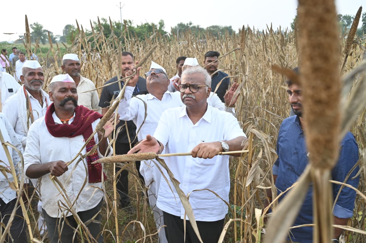 सरसकट पंचनामे करून तालुका टंचाईग्रस्त घोषित करण्यासाठी शासनाला अहवाल सादर करा.... माजी खासदार समीर भुजबळ यांची सूचना