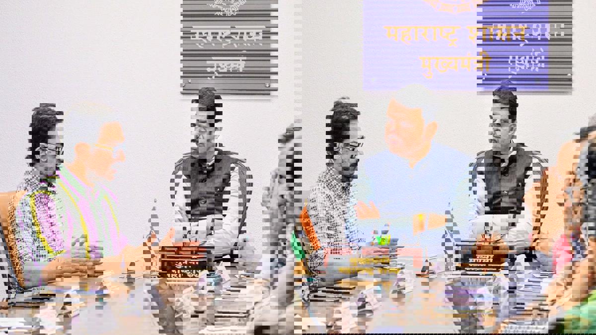 अभिनेता आमिर खानशी हातमिळवणी करत मुख्यमंत्री देवेंद्र फडणवीस यांची मोठी घोषणा...