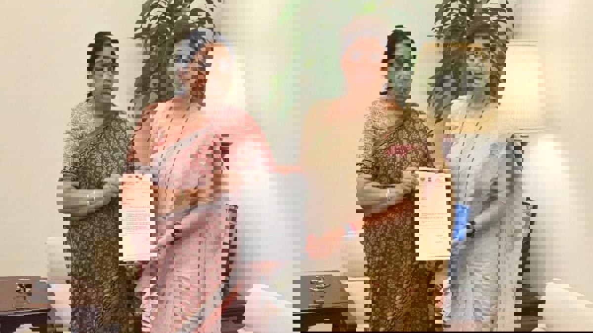 भोंदूबाबाचे प्रकरण चाकणकरांना भोवले... राज्य महिला आयोग अध्यक्षपदाचा तडकाफडकी राजीनामा...