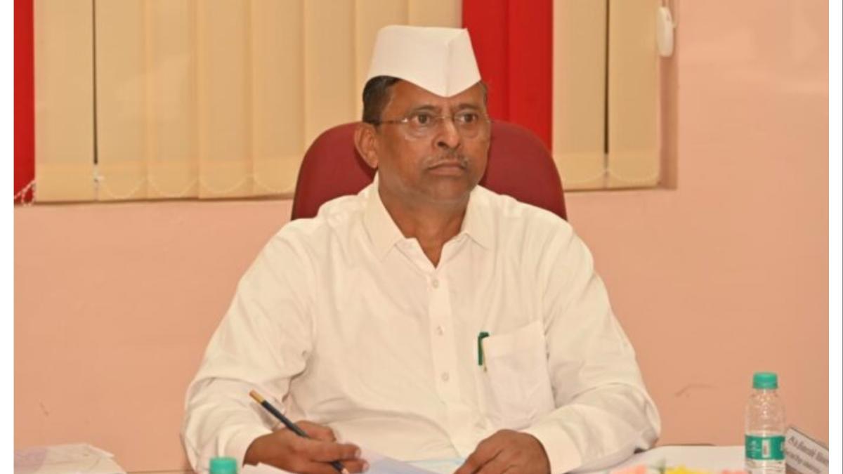 मंत्री नरहरी झिरवाळ यांचा तो व्हिडीओ व्हायरल... राजकीय वर्तुळात खळबळ...