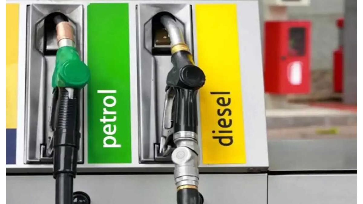 महाराष्ट्रात पेट्रोल, डिझेल टंचाई आहे का? राज्य सरकार म्हणते...