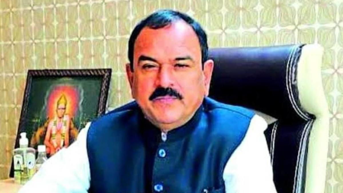 भोंदू कॅप्टन खरातच्या सल्ल्यानेच जिल्हा बँक स्थलांतरित?  लोकप्रतिनिधी आणि काळ्या विद्येच्या कनेक्शनची चर्चा...