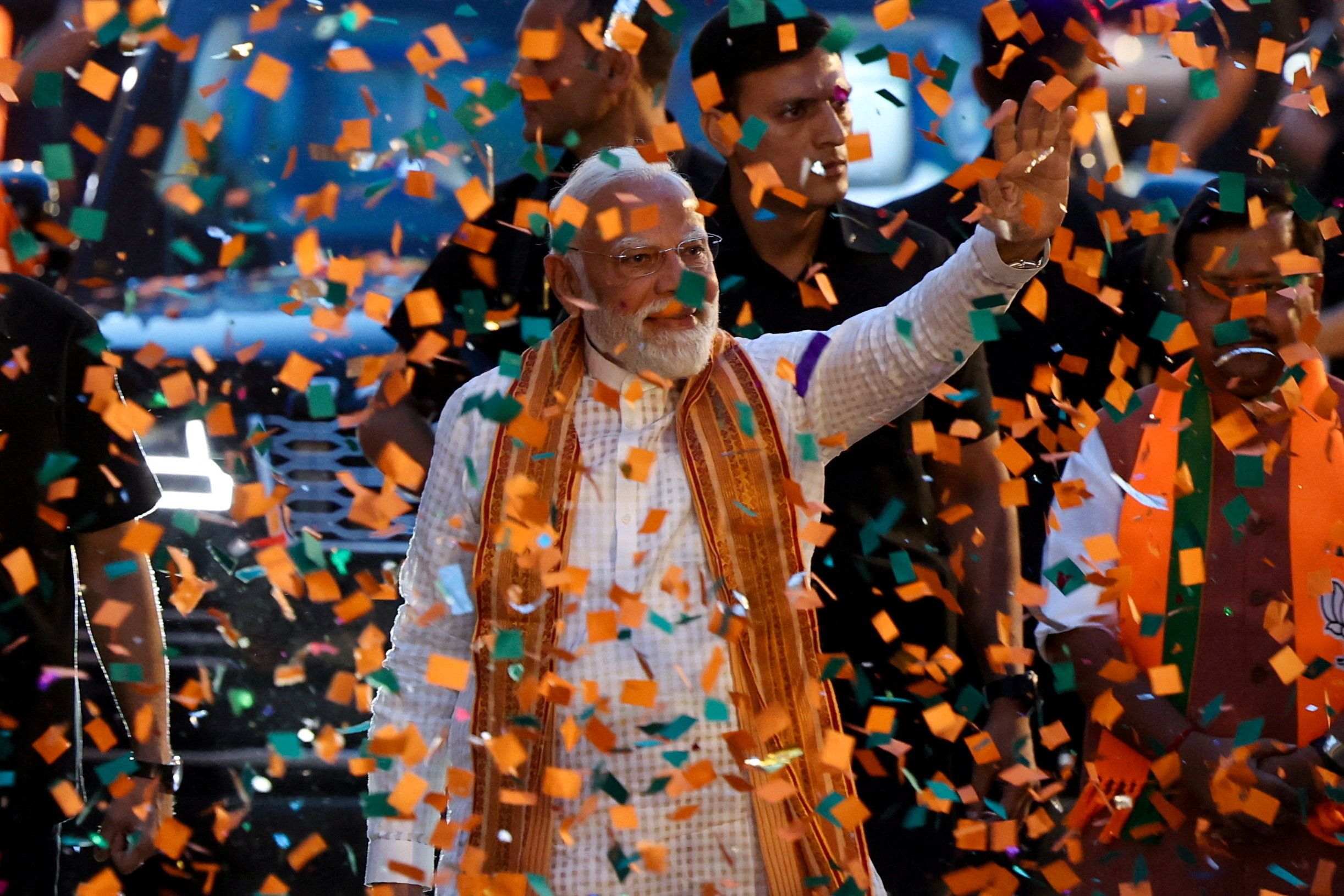 सर्वाधिक काळ पदभार सांभाळणारे लोकशाहीवादी पंतप्रधान...   नरेंद्र मोदींवर जगभरातून अभिनंदनाचा वर्षाव...  बघा, कोण काय म्हणाले?