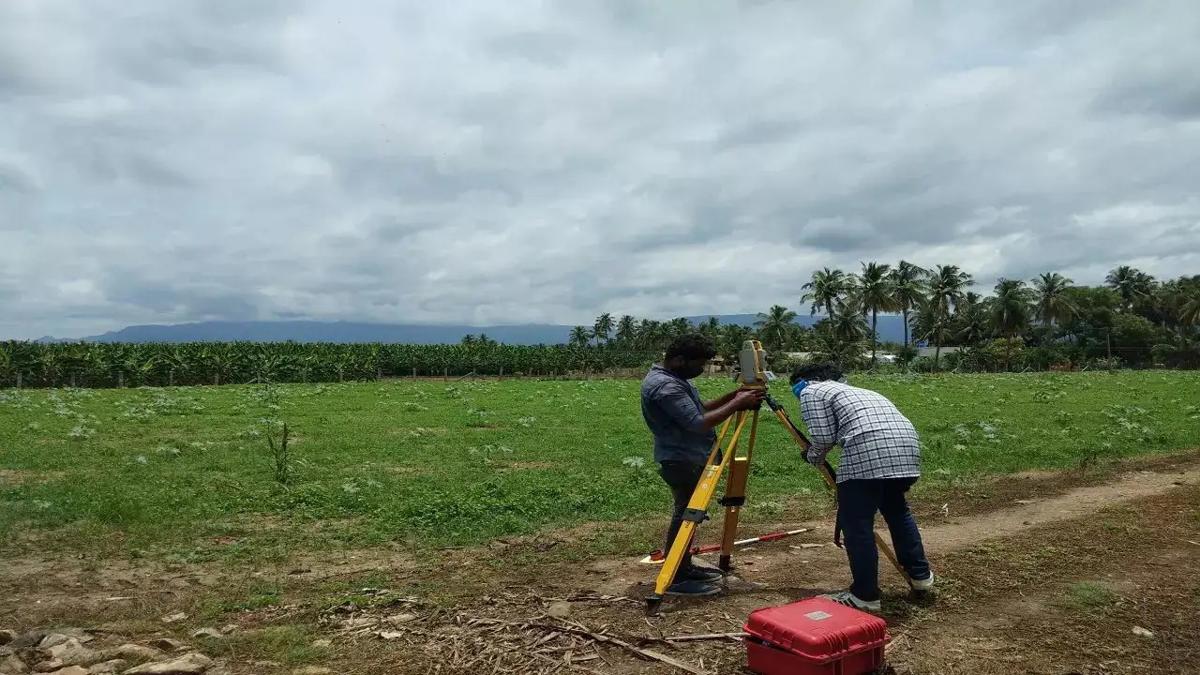 जमीन मोजणीत हायटेक क्रांती... ९० दिवसांचे काम आता पंधरा दिवसात...