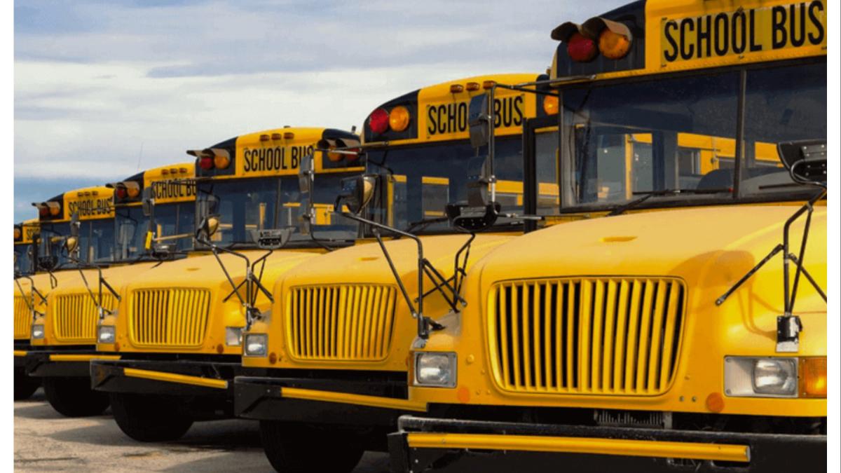 पालकांनो इकडे लक्ष द्या! स्कूल बसचे भाडे आता असे ठरणार...  नव्या नियमात काय काय आहे?