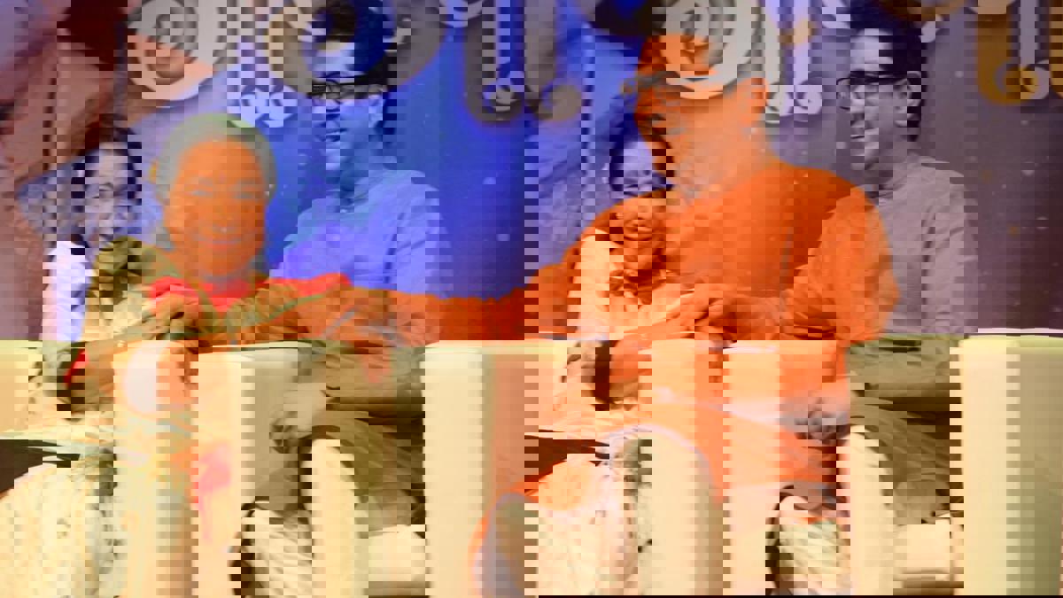 'दम मारो दम'ची बंडखोरी ते 'मागे उभा मंगेश'ची आर्तता...  राज ठाकरेंनी शब्दबद्ध केला आशाताईंचा अलौकिक प्रवास...