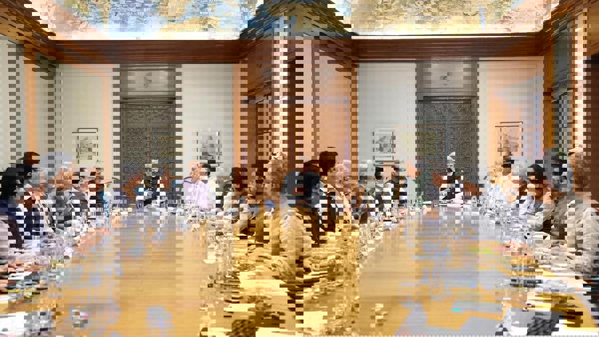 विशेष विधेयके संसदेत नामंजूर झाल्यानंतर मोदी मंत्रिमंडळाने घेतले हे मोठे निर्णय...