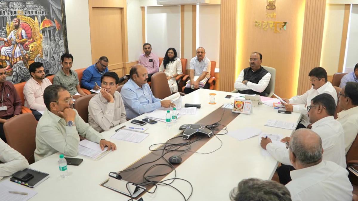 यांना रॉयल्टी माफ, तीन वर्षातून एकदाच 'पीकपाणी'... महसूलमंत्री बावनकुळे यांची घोषणा...