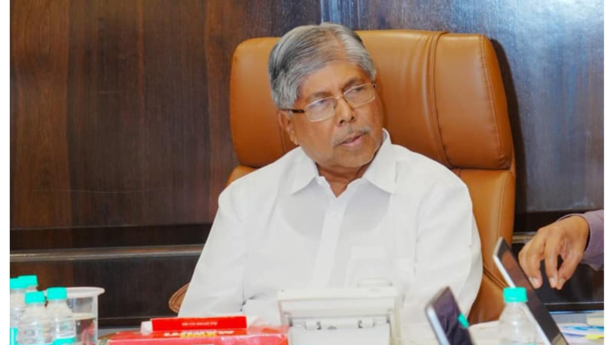 विद्यार्थ्यांचे शुल्क ६% व्याजासह परत करा... उच्च व तंत्र शिक्षण मंत्र्यांचे महाविद्यालयांना निर्देश...