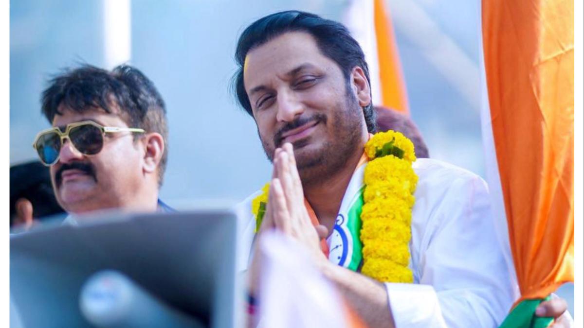 VSR कंपनीच्या विमानाने प्रवास का केला?  पार्थ पवार यांनी स्पष्टच सांगितलं...