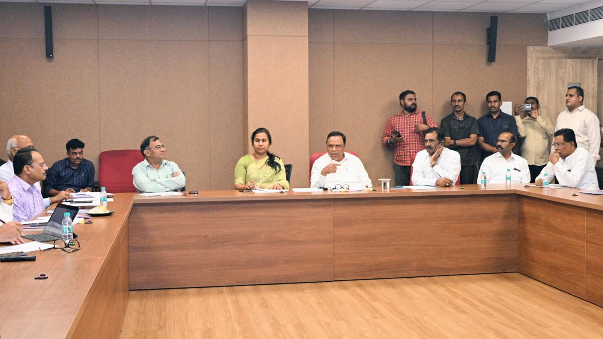गड-किल्ल्यांच्या संवर्धनासाठी येणार 'स्पेशल पॉवर'... विशेष बैठकीत झाले हे निर्णय...
