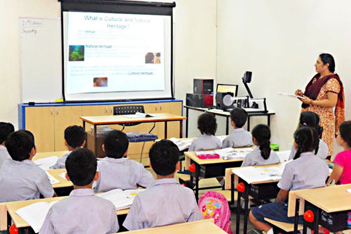 देशातील किती शाळांमध्ये कॉम्प्युटर आहे? किती शाळांमध्ये इंटरनेट पोहचले आहे? विद्यार्थी गळतीचे प्रमाण किती?... बघा ही सरकारी आकडेवारी....