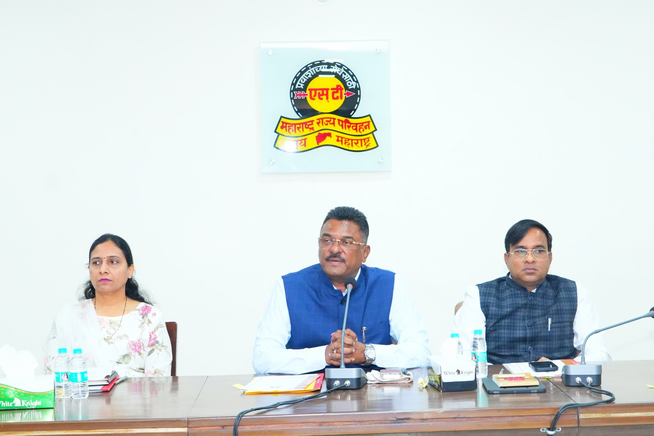 एसटी कर्मचाऱ्यांना 'महायुती' सरकारची मोठी भेट...  या दोन भत्त्यात घसघशीत वाढ...