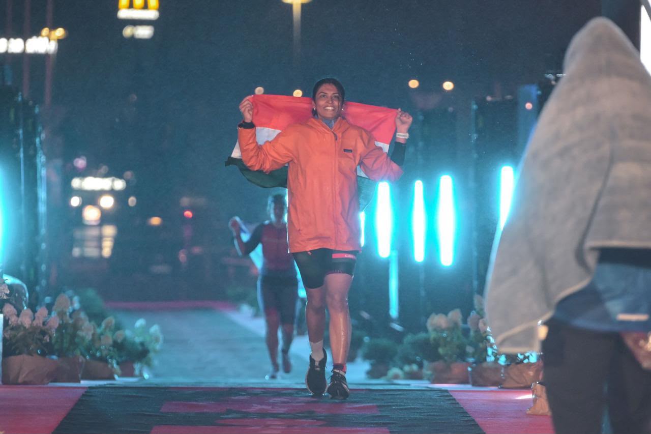 मुसळधार पाऊस, ९°C तापमान,  वादळी वारा...  १५.५२ तासात २२६ किमीचे खडतर आव्हान...  नाशिकच्या महिला डॉक्टरची जबरदस्त कामगिरी...