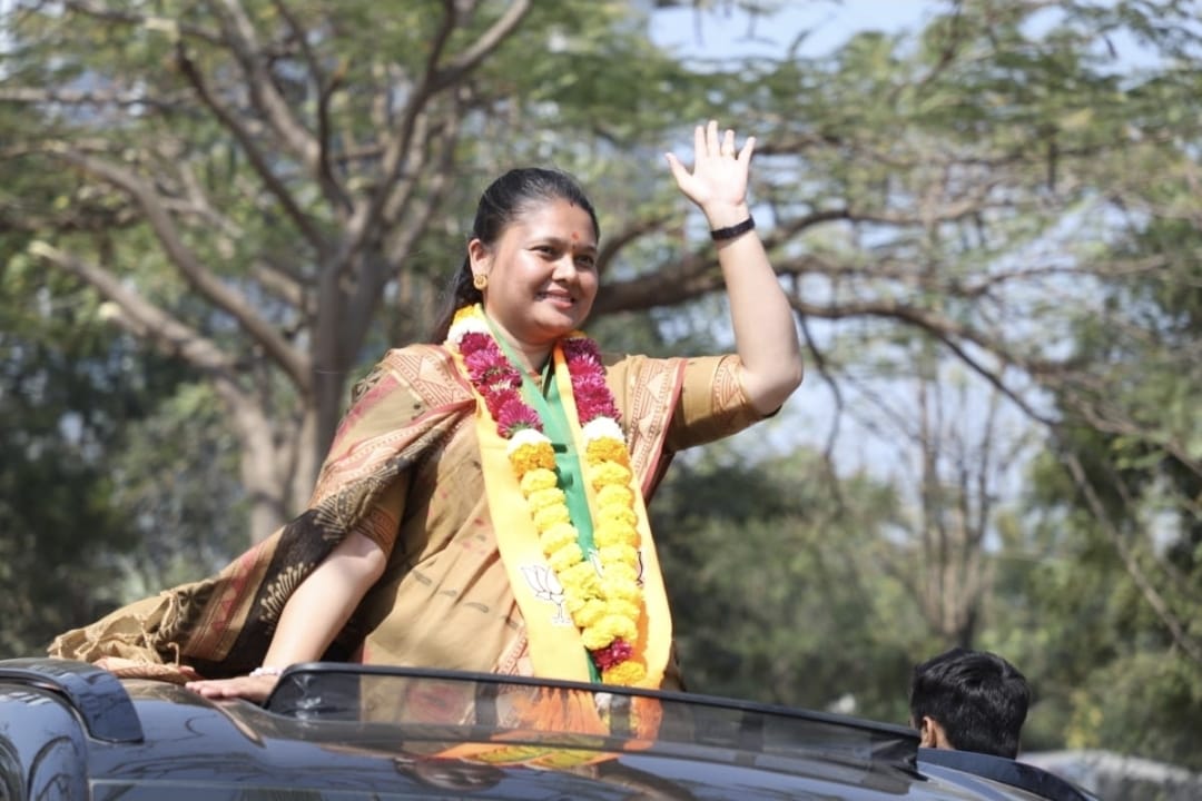 प्रभाग २ च्या सर्वांगीण विकासाची 'शपथ'... ऐश्वर्या लाड-जेजुरकर यांचा 'उज्ज्वल भविष्याचा रोडमॅप'...