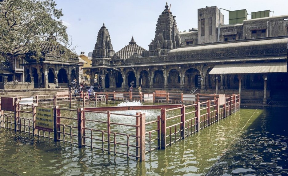 सिंहस्थ काळात त्र्यंबकेश्वर येथील कुशावर्त कुंड इतक्या तासांनी होणार स्वच्छ.... असे आहे प्रशासनाचे नियोजन....