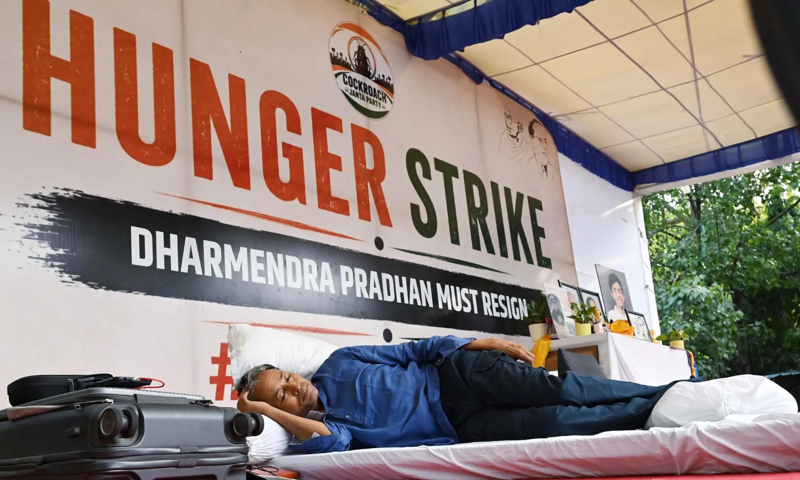 दिल्लीत हायव्होल्टेज ड्रामा... सोनम वांगचूक यांना दिल्ली पोलिसांनी उचलले... त्यानंतर दिवसभर हे सगळं घडलं...