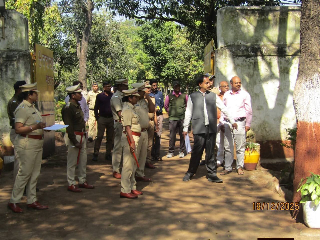 नाशिक जिल्हाधिकाऱ्यांची मध्यवर्ती कारागृहाला अचानक भेट...