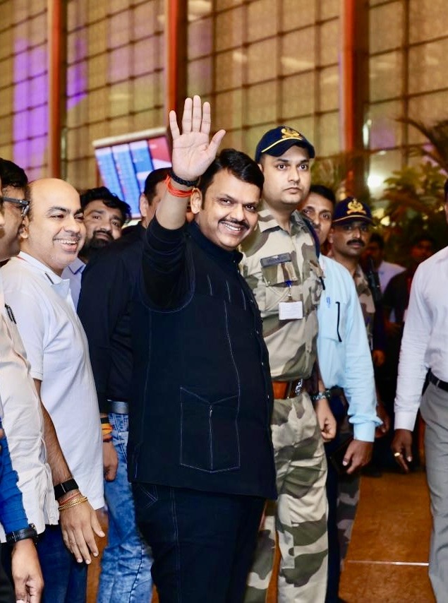 वर्ल्ड इकॉनॉमिक फोरम 2026 साठी मुख्यमंत्री देवेंद्र फडणवीस दावोसकडे रवाना