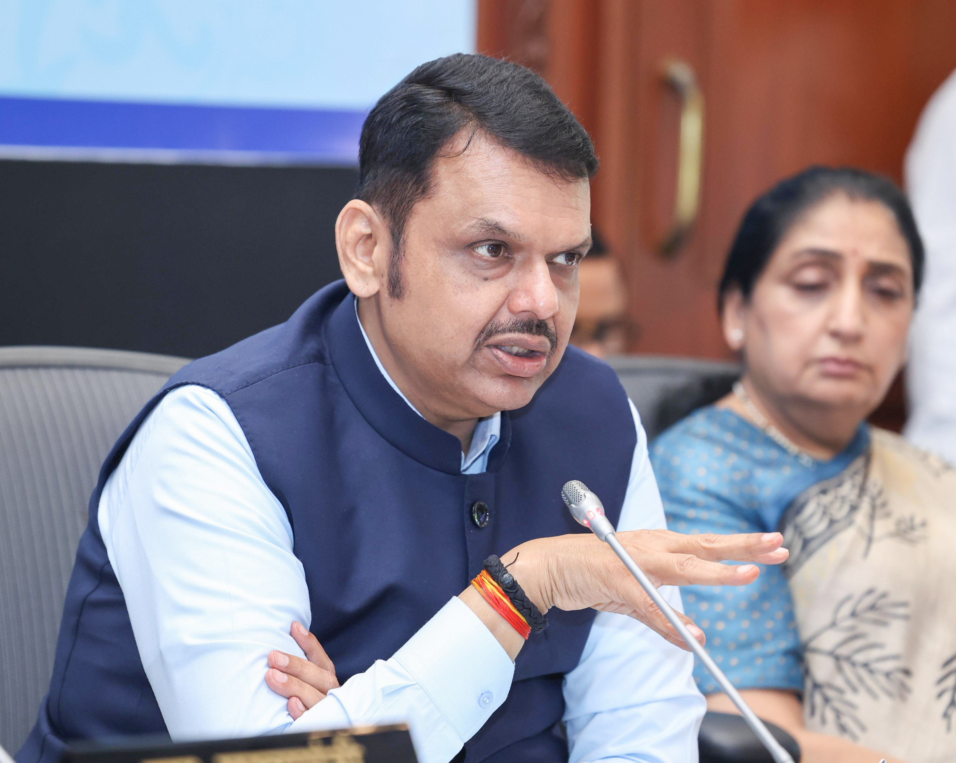 शेती कर्जासाठी 'सिबिल स्कोअर' सक्ती...  मुख्यमंत्री देवेंद्र फडणवीस यांचे बँकांना कडक निर्देश...