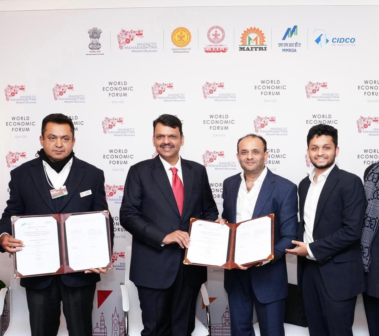 दावोसमध्ये पहिल्याच दिवशी १४ लाख ५० हजार कोटी गुंतवणूकींचे १९ सामंजस्य करार...