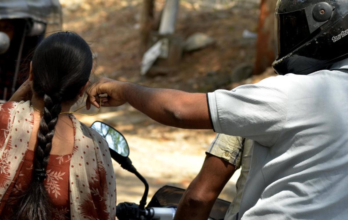 नाशिकमध्ये 'चैनस्नॅचर्स'च्या टोळीचा पर्दाफाश...  दोघे जेरबंद, सहा गुन्ह्यांचा उलगडा...