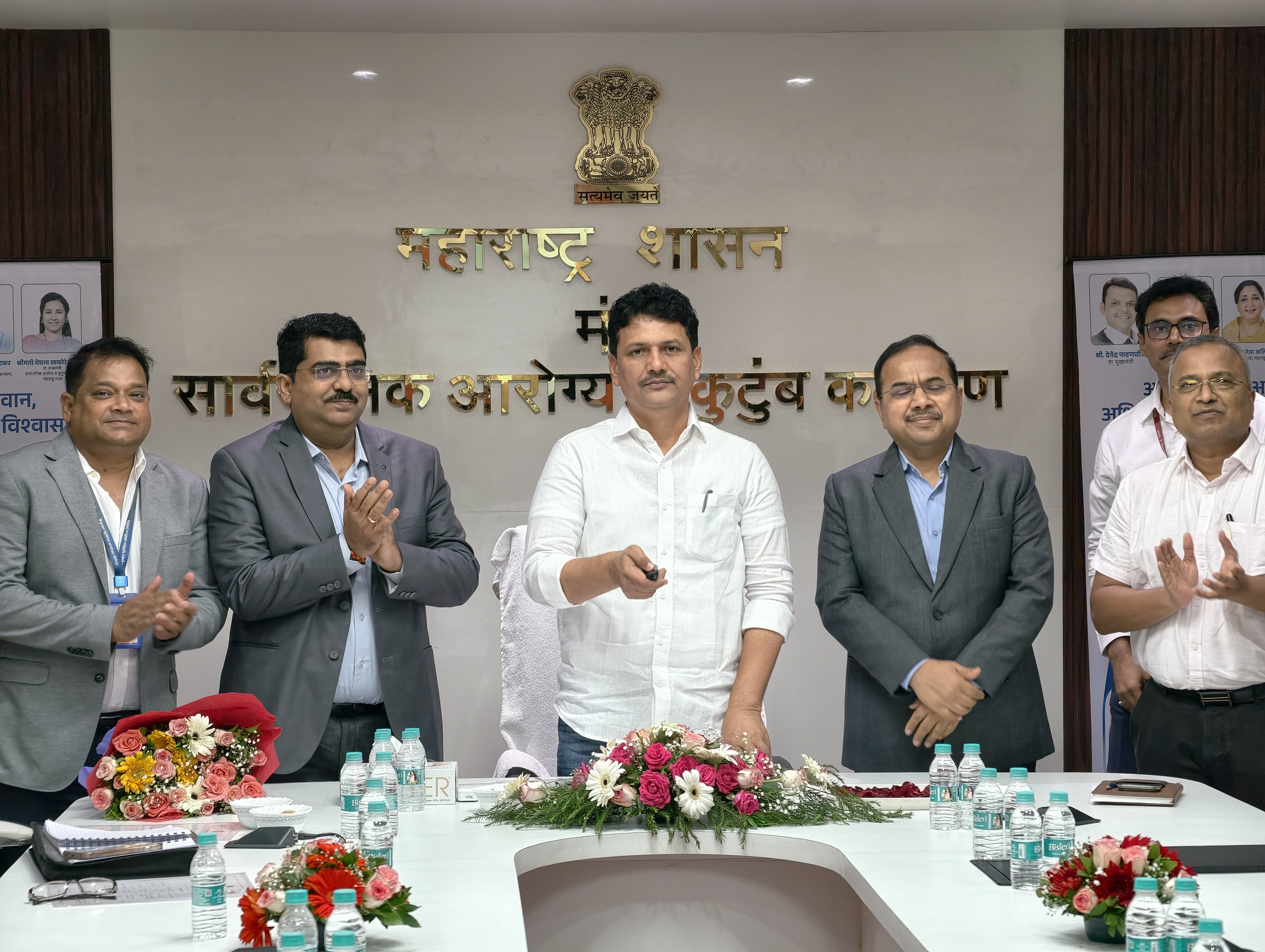 राज्यातील ३,१९५ ॲम्ब्युलन्सच्या इंधनाचा प्रश्न मिटला...  केव्हाही, कुठेही भरता येणार