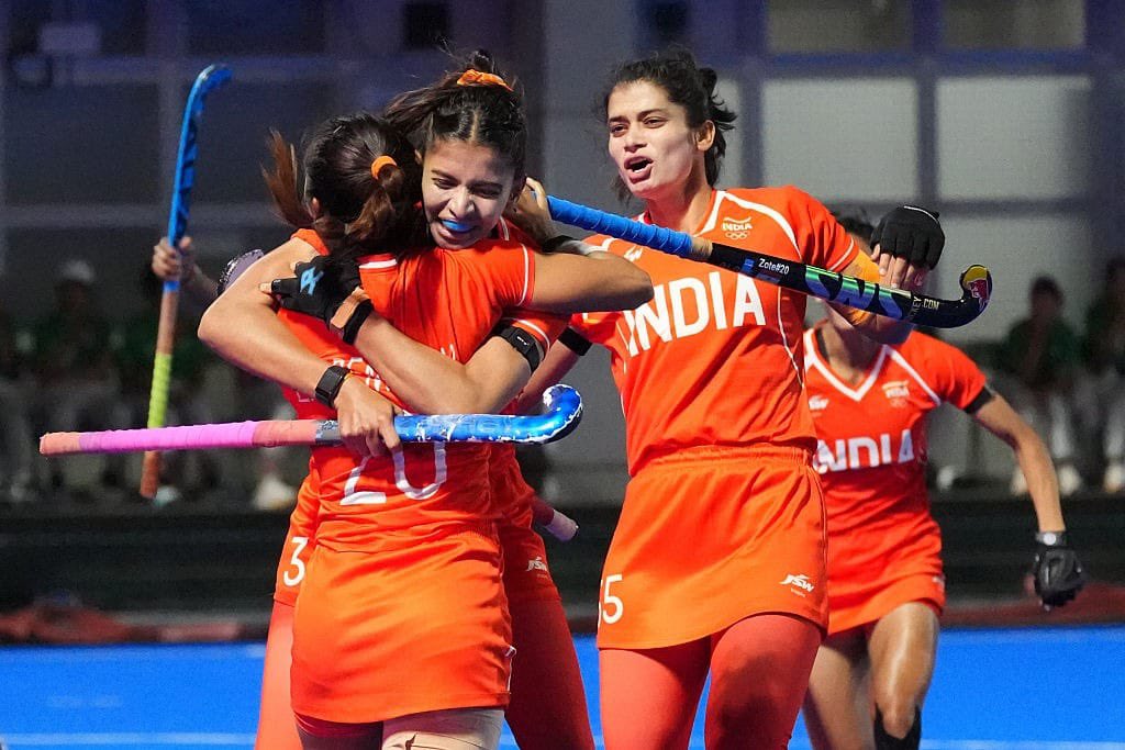 भारतीय महिलांनी करून दाखवलं...  चीनला नमवलं...  तब्बल ४४ वर्षांनी  पटकावलं सुवर्णपदक...