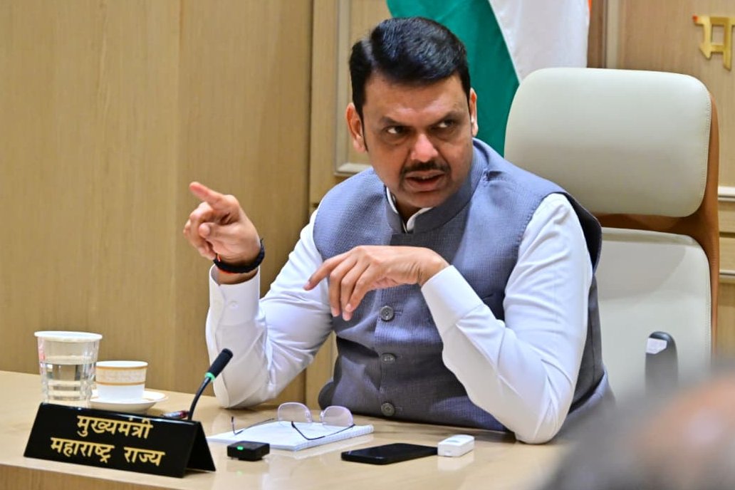 दुष्काळी परिस्थितीवरून फडणवीस सरकार लागले कामाला... यांना दिले थेट मंत्रिमंडळाचे अधिकार...