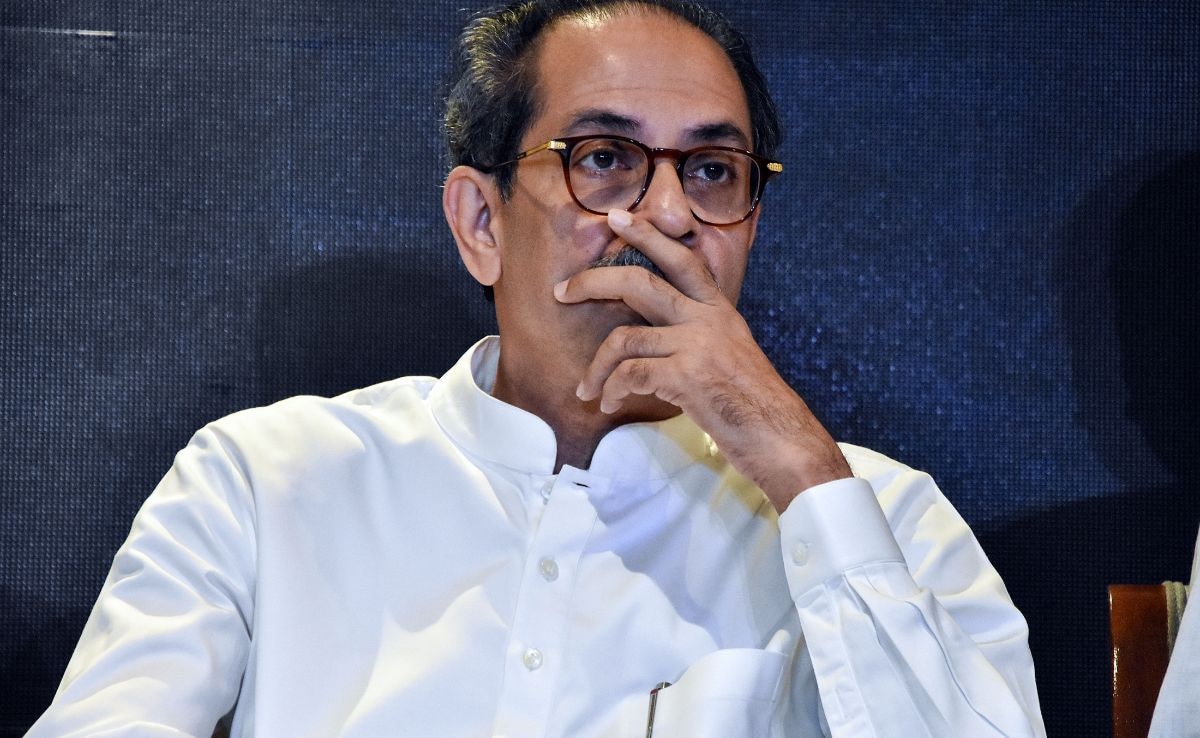 राजकीय ट्विस्ट...   सत्तेच्या चाव्या 'मातोश्री'कडे...  भाजपची लोटांगण घालत महापौरपदाची ऑफर?