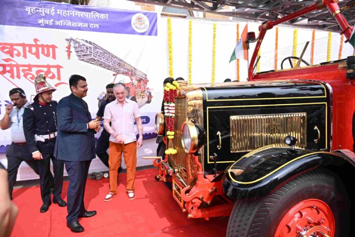 अग्निशमन दलाच्या सेवेत आली ही अनोखी शिडी...  मुख्यमंत्र्यांच्या हस्ते अनावरण