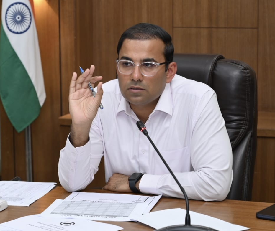 मुलींची संख्या घटत असल्याने संतप्त जिल्हाधिकाऱ्यांनी दिले हे कठोर आदेश...