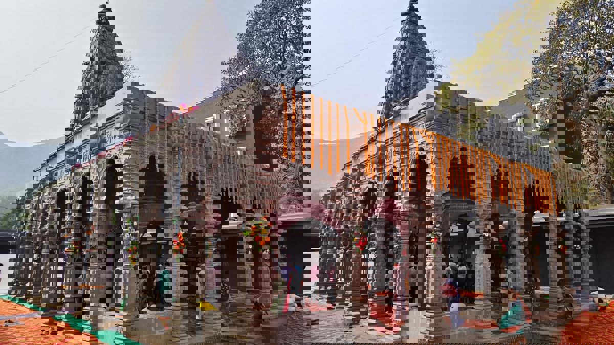 संत निवृत्तीनाथ महाराज समाधी परिसर प्रशासकीय इमारत व दर्शनबारी मंडपाचे लोकार्पण...