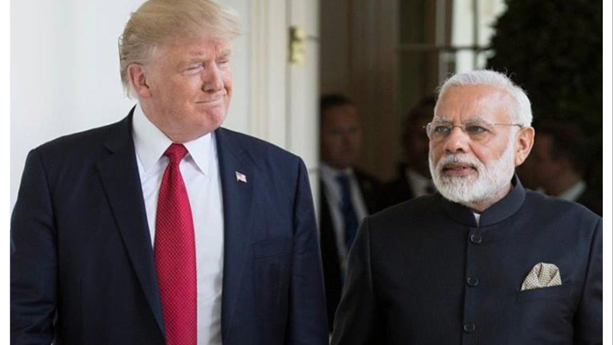 भारतासाठी ट्रम्प यांची मोठी घोषणा...  अमेरिकेकडून 'टॅरिफ'मध्ये मोठी कपात... 