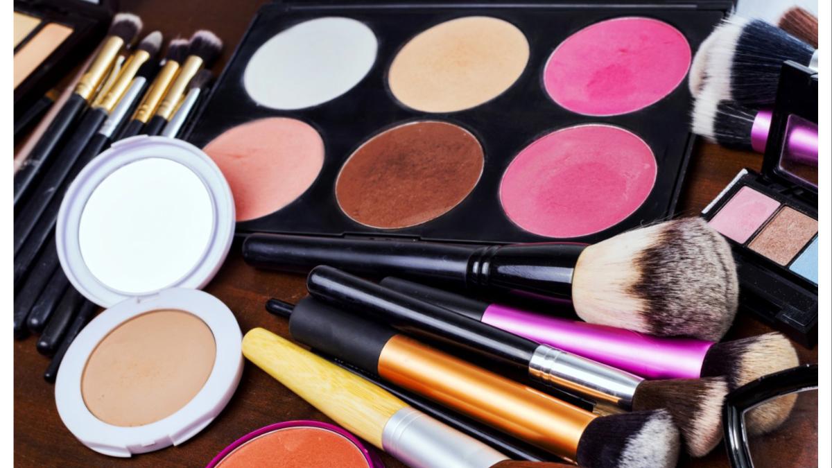 जनता आर्थिक संकटात... मुख्यमंत्र्यांच्या मेकअपसाठी तब्बल ४ कोटींचा सरकारी निधी...