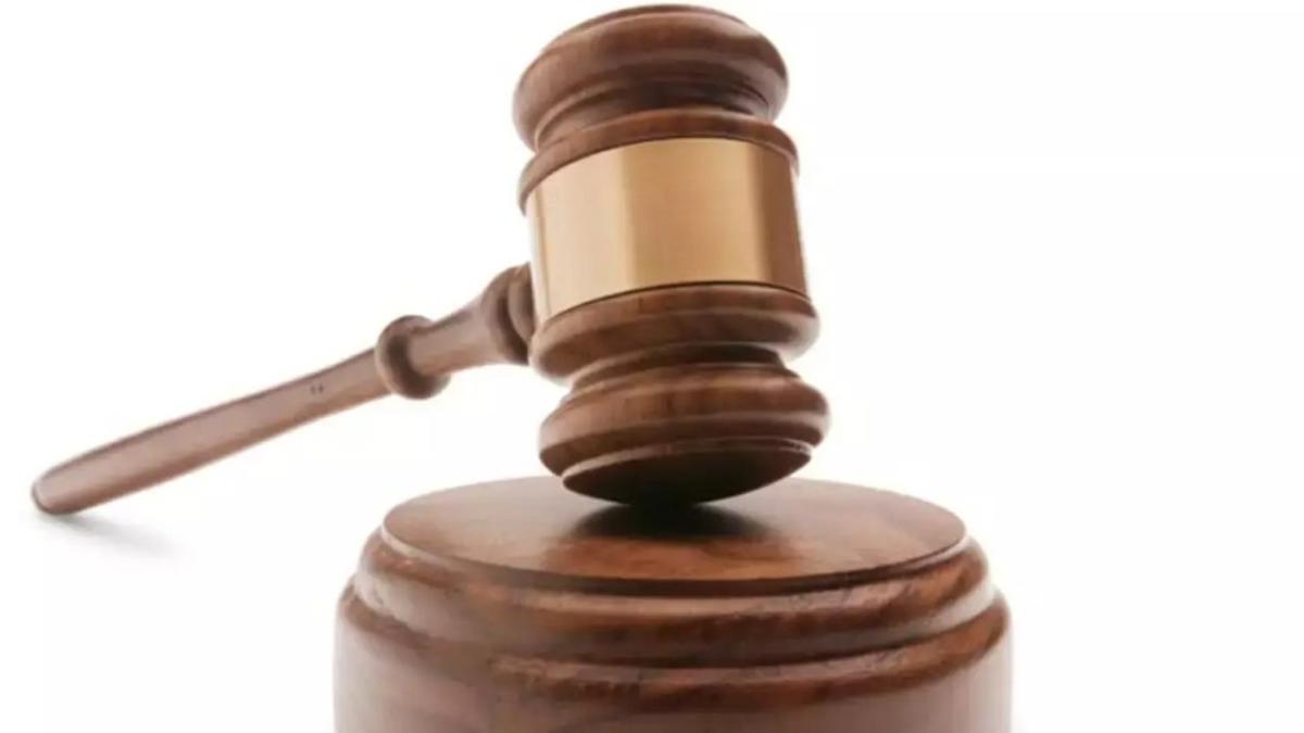 या LLB पदवीला मान्यता नाही...  अनेकांचे धाबे दणाणले...