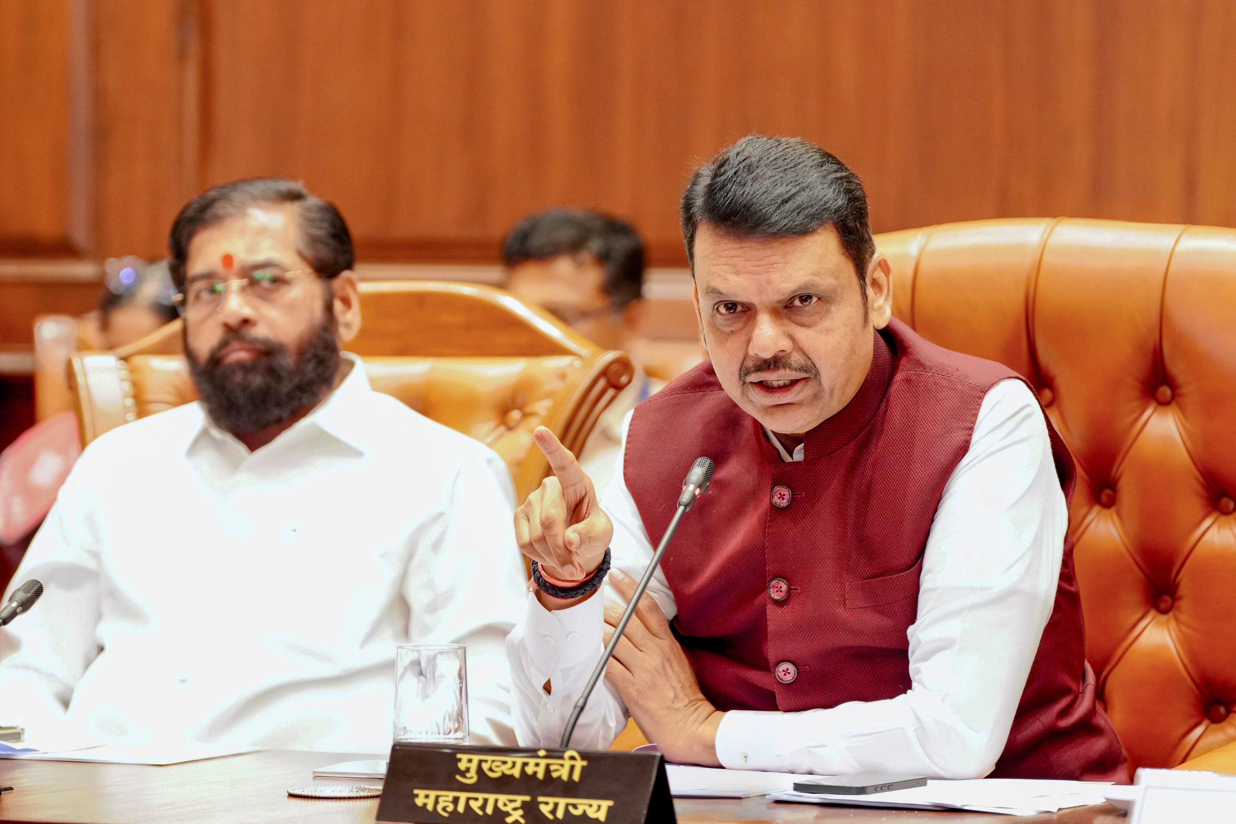 पीक विम्याचा तिढा सुटणार...  आता असे हायटेक होणार अचूक पंचनामे...  मुख्यमंत्री फडणवीसांची घोषणा...