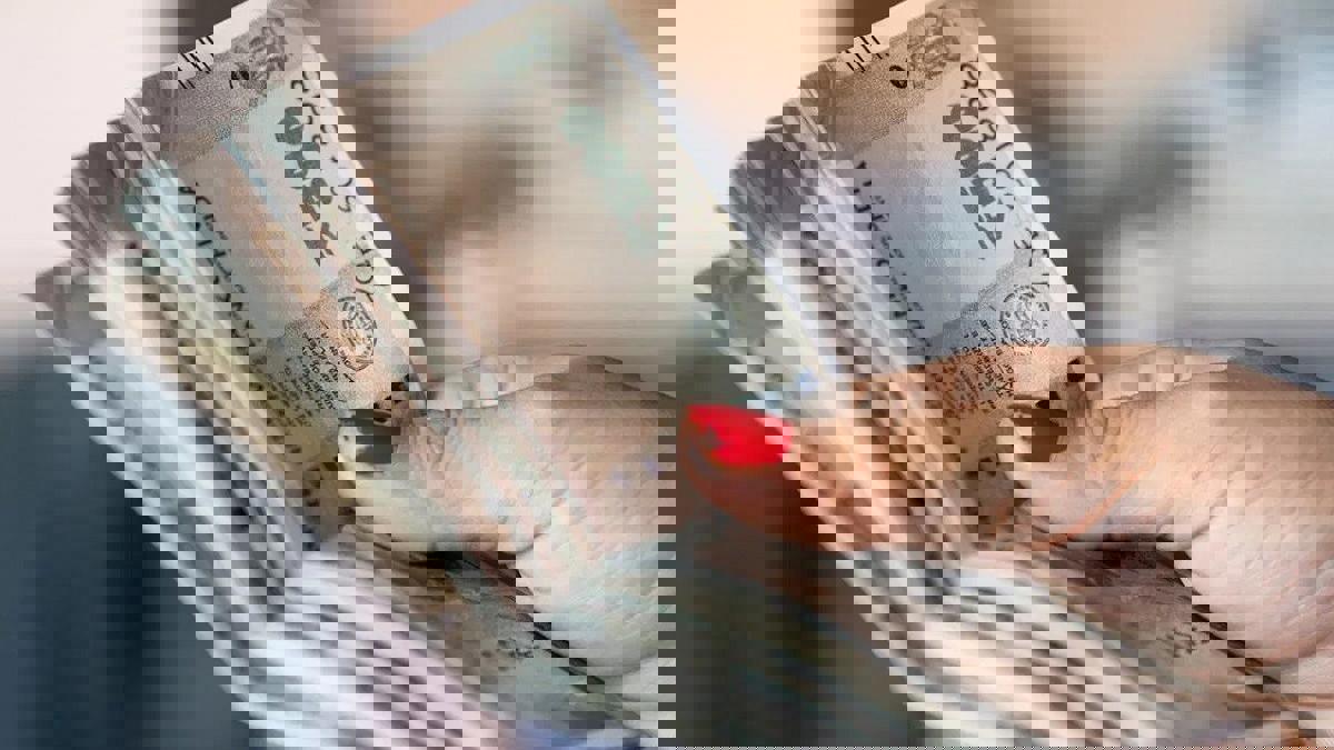 केंद्रीय कर्मचाऱ्यांना आता आठवा वेतन आयोग...