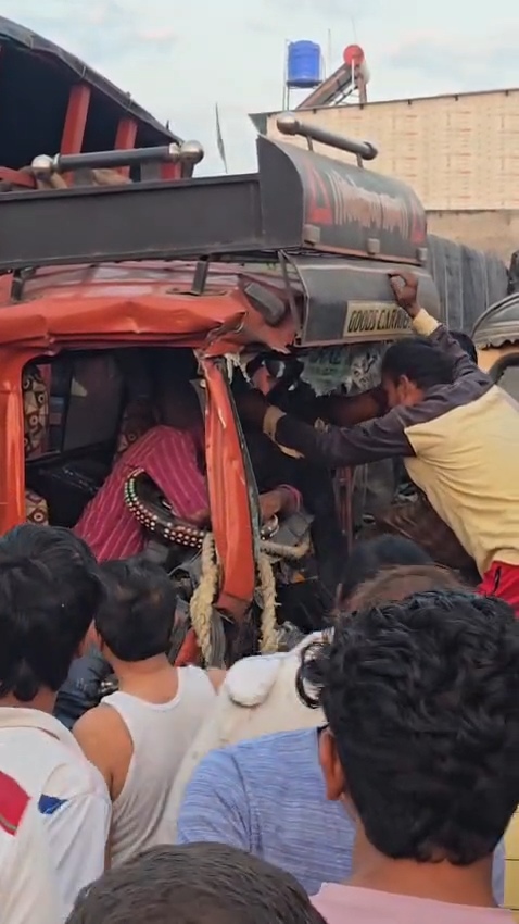 येवला-नांदगाव रस्त्यावर भीषण अपघात... ट्रक आणि आयशरच्या धडकेत दोन ठार...