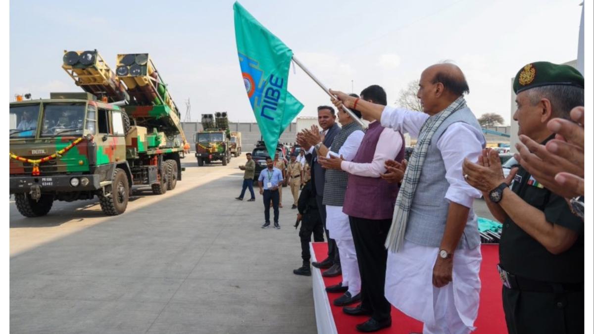 शिर्डीतून देशाच्या संरक्षणाला बळ... ३०० किमी पल्ल्याच्या 'सूर्यास्त्र'चे अनावरण... या कारखान्यात बनणार तोफगोळे...