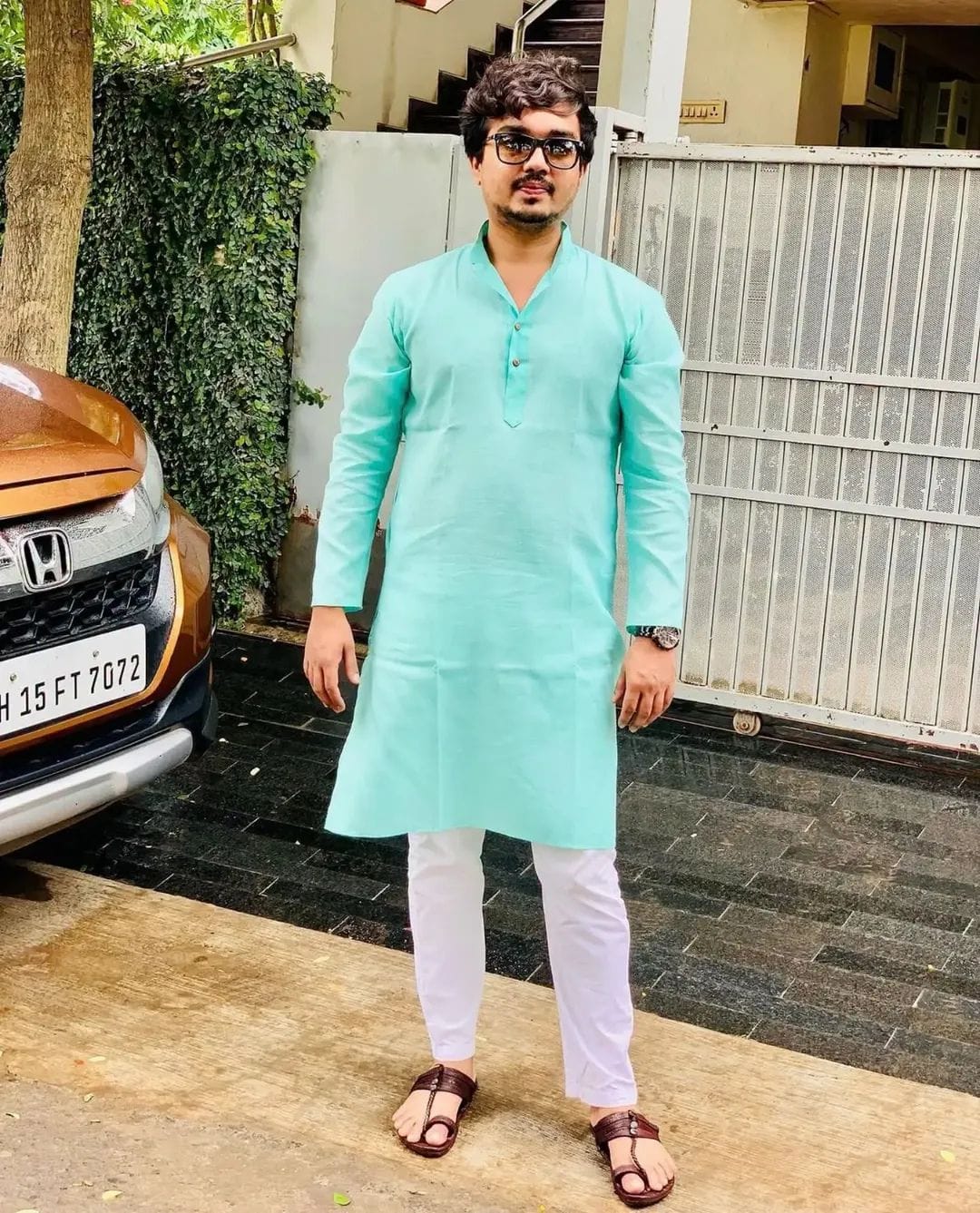 उज्जैनला महाकालच्या दर्शनाला गेला...  मंदिराबाहेरच हृदयविकाराचा झटका आला...  नाशिकच्या आर्किटेक्टचा दुर्दैवी मृत्यू...   