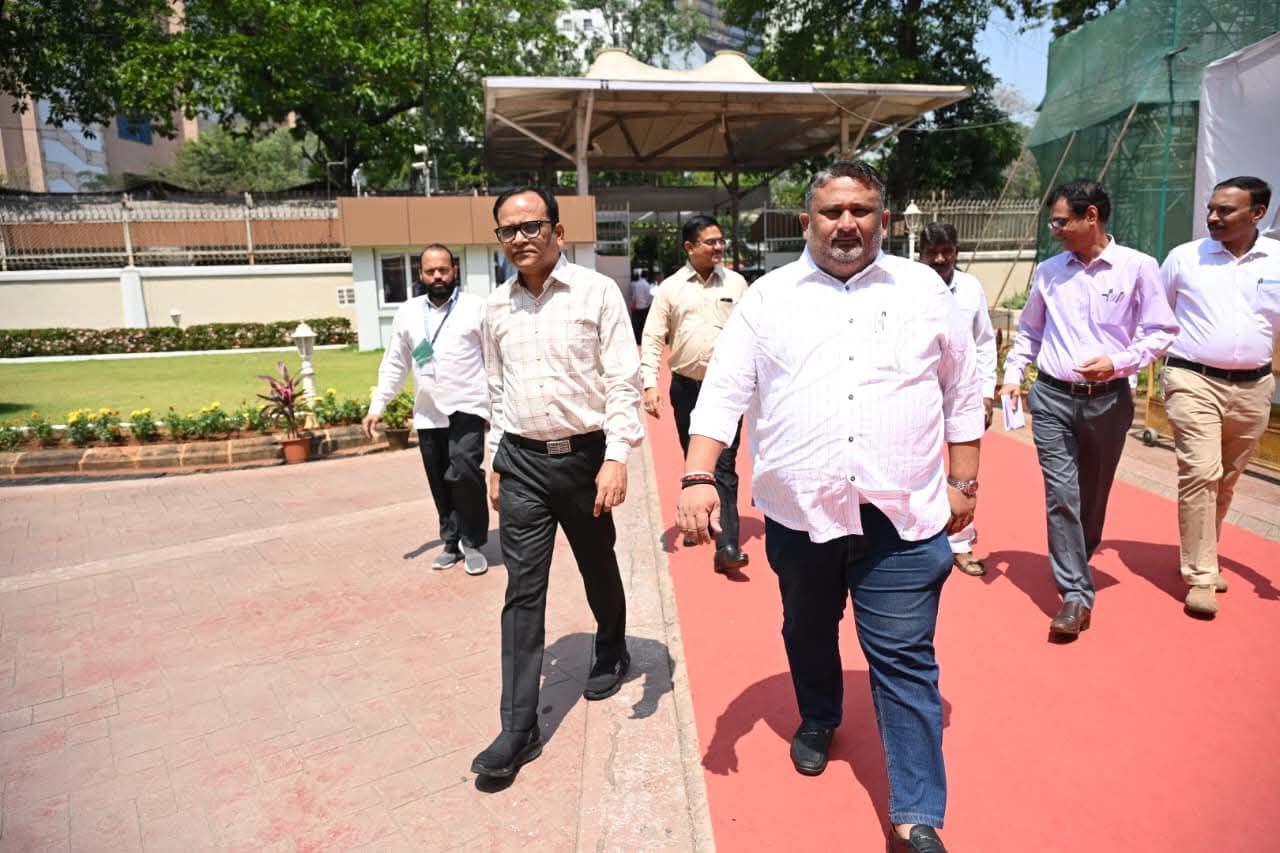 नाशिकच्या बजाज इलेक्ट्रिक कंपनीला जबर दणका...  कामगार मंत्र्यांनी दिले हे आदेश...
