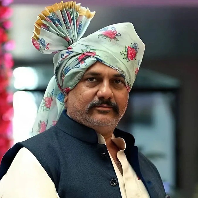 पोरगं पॅरिसच्या 'आयफेल टॉवर'वर, तर पोरगी वावरात सोयाबीनच्या 'सुडी'वर...  काँग्रेस प्रदेशाध्यक्षांची भावनिक पोस्ट व्हायरल...